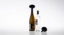 ENTRACTE. This festive stopper makes smart a wine bottle like a decanter. For 75cl standard wine bottles. <br /><br />Dimensions : diameter 67mm, lenght 95mm, total height 90mm. <br />Photographic credit : Xavier Nicostrate. - Laurence Brabant Alain Villechange